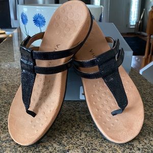 Vionic adjustable thong sandals-Elvia